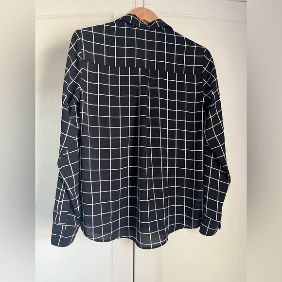 Women’s Express The Portofine Button Down Flowy Blouse - Picture 2 of 3